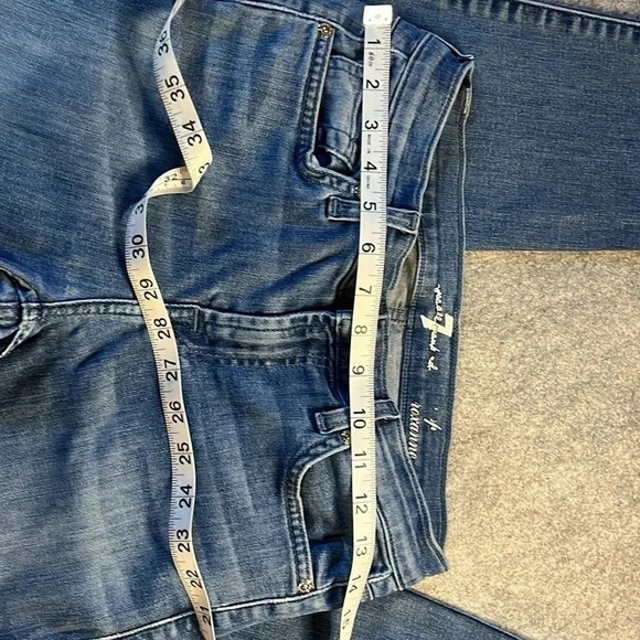 7 for all Mankind Roxanne Ankle Crop, Medium Wash. 27*26. - Picture 2 of 11